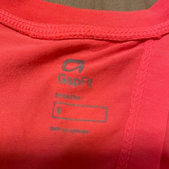 Gap Fit Breathe pink top Size Small - Picture 2 of 4